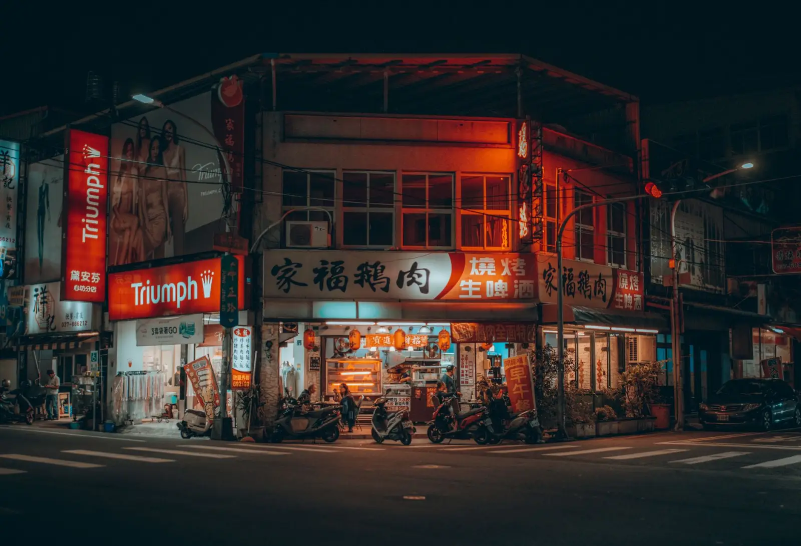 上海门店广告字选材指南:水晶字与钛金字的工艺差异及应用场景分析正文配图 1